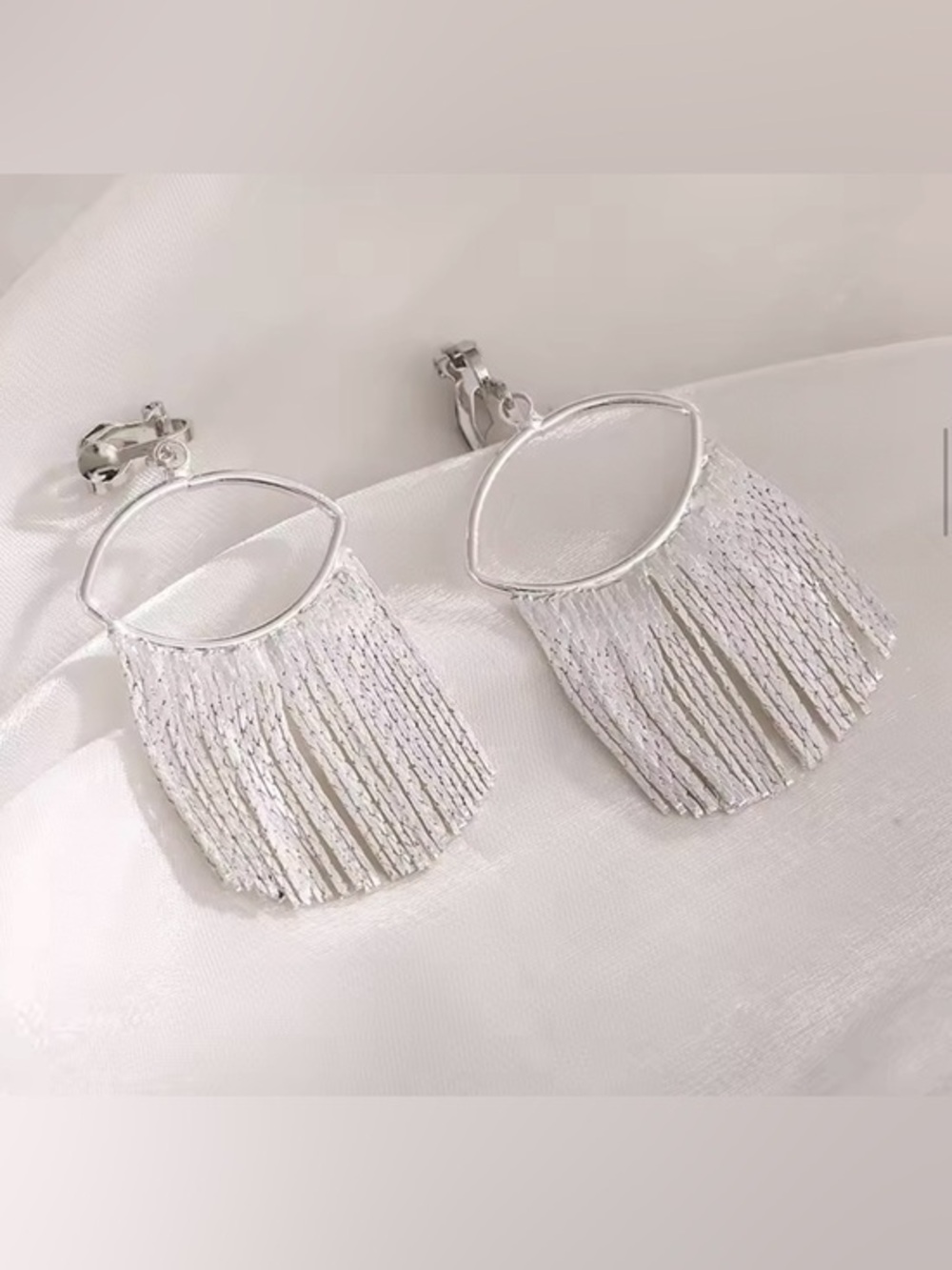 New Silver Oval Fringe Clip On Eartings